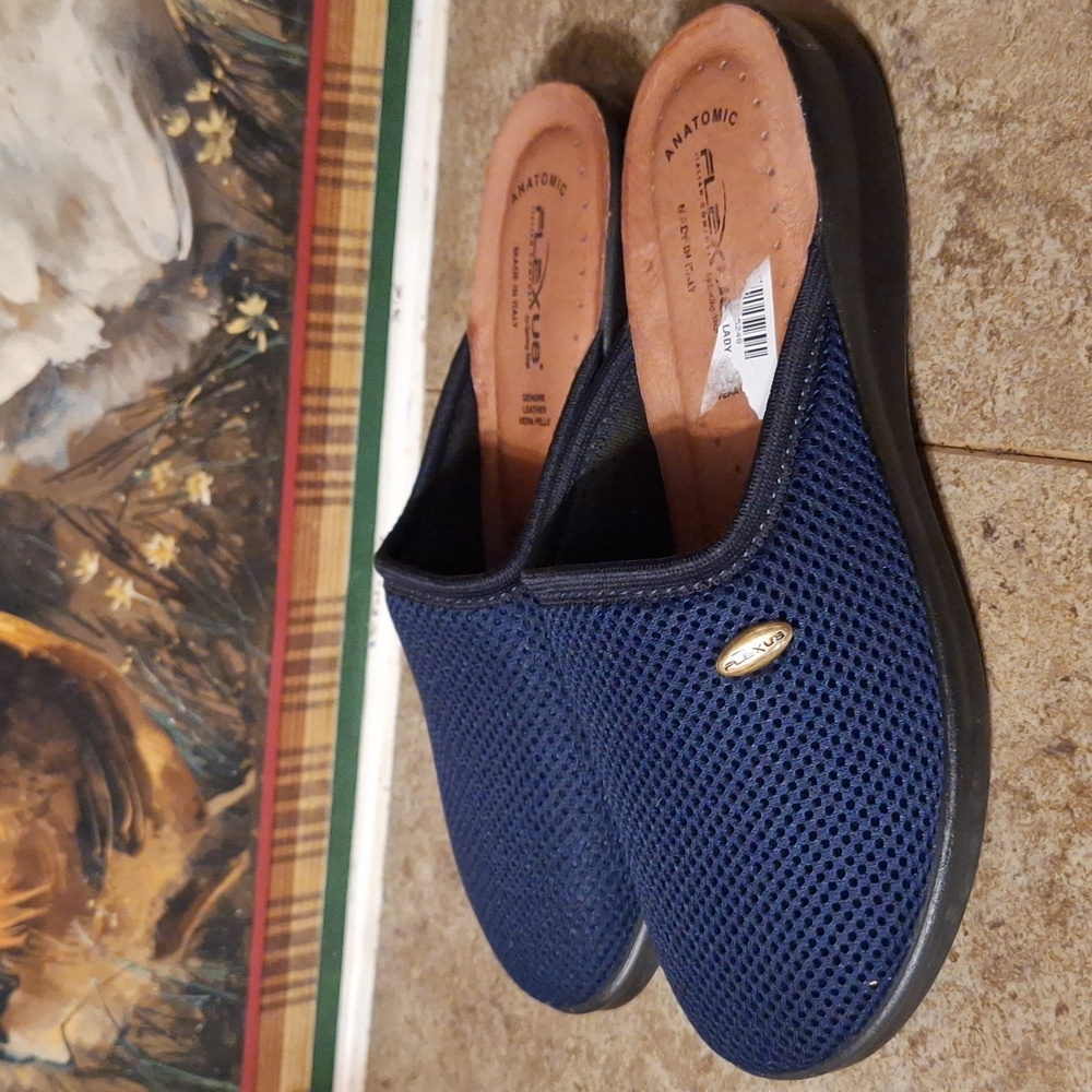 Flexus Slip-Ons - image 3